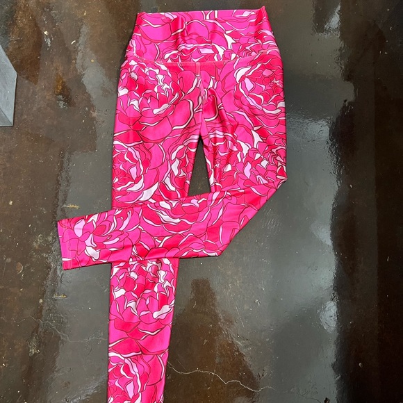 Pink Flower Leggings. 7/8 length - Picture 1 of 3